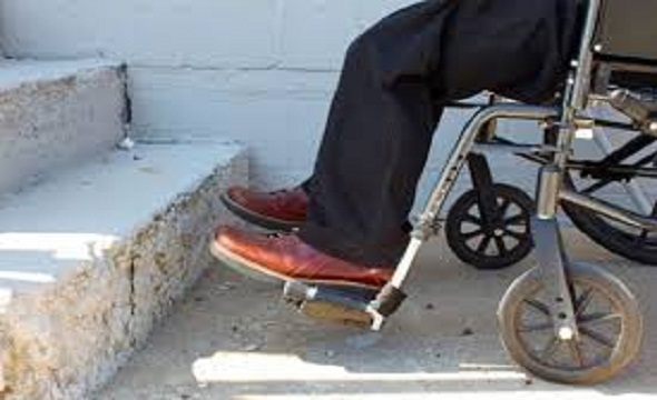 تأمین امکانات برای افراد دارای معلولیت، امری مربوط به جامعه