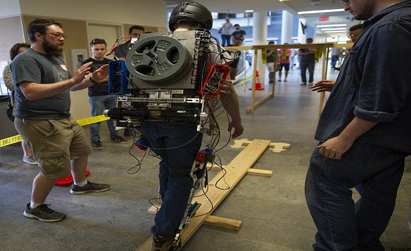 رقابت اسکلت های بیرونی با هدف افزایش توانایی امدادگران و آتشنشانان