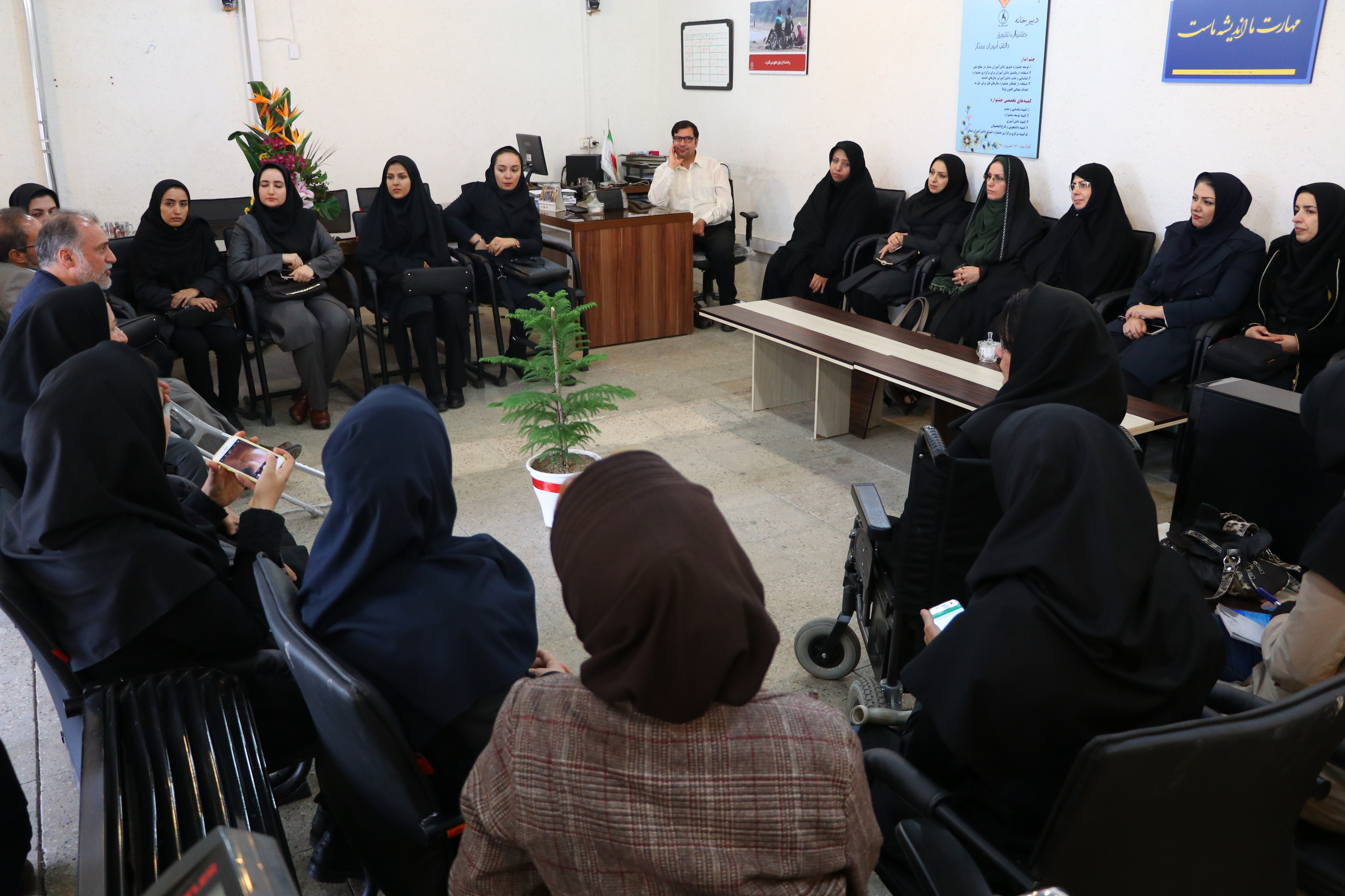 مدیرکل دفتر امور بانوان و خانواده استانداری قزوین در بازدید از کانون توانا:  جامعه در امور معلولان در مرحله شعار باقی‌مانده