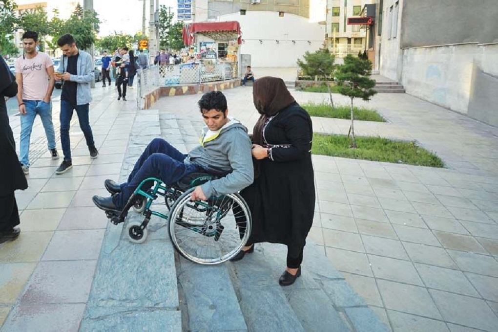 معلولان قزوینی از طریق سامانه معبر مشکلات مناسب‌سازی را گزارش دهند